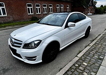 Mercedes-Benz C 250 CDI AMG Coupé Panorama ILS Leather