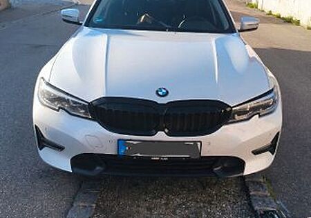 BMW 320d Touring Sport Line Automatik Sport Line