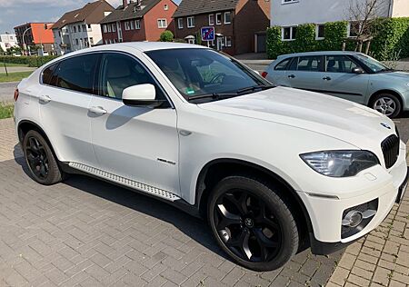 BMW X6 xDrive 40d fast alles neu!