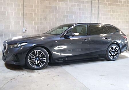 BMW Active Hybrid 5 5 Touring PHEV 530eXA|M-pack| AH
