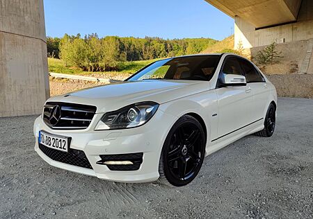 Mercedes-Benz C 350 CGI 4MATIC AMG Line