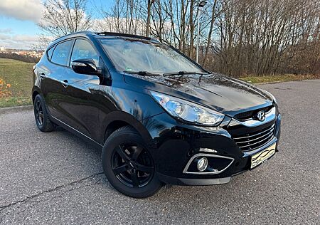 Hyundai ix35 Premium 4WD,1.Hand,AHK,Leder,Panorama,PDC