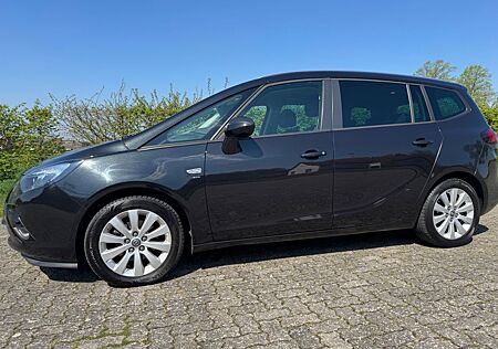 Opel Zafira Tourer 1.6 CDTI mit 7 Sitzen und AHK