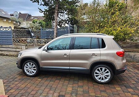 VW Tiguan Volkswagen 2.0 TDI DSG 4MOTION Sport & Style Spo...