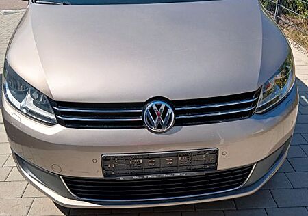 VW Touran Volkswagen 1.2TSI*Steuerkette Neu*Scheckheft*TÜV+Serv