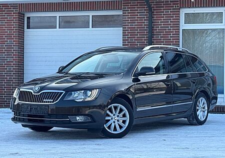 Skoda Superb Combi Ambition*LEDER*BI-XENON*AHK*NAVI*