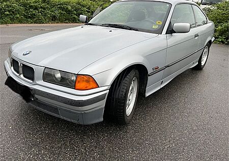BMW 318iS Coupe