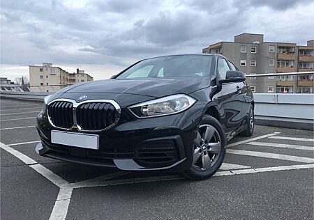 BMW 116i 2021 1.Hand Scheckheft