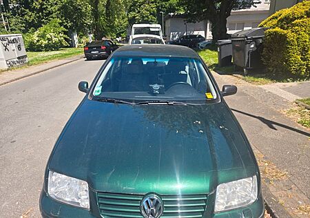 VW Bora Volkswagen 1.6 Basis Basis