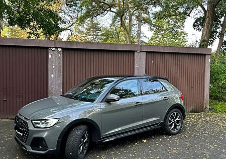 Audi A1 30 TFSI S tronic Allstreet /TÜV NEU