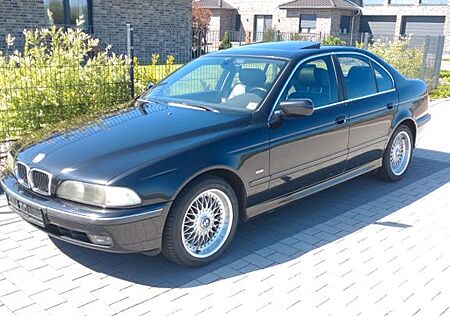 BMW 523i