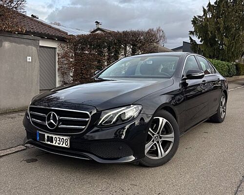 Mercedes-Benz E 220 d Autom. *LED* *SHZ* *PDC*