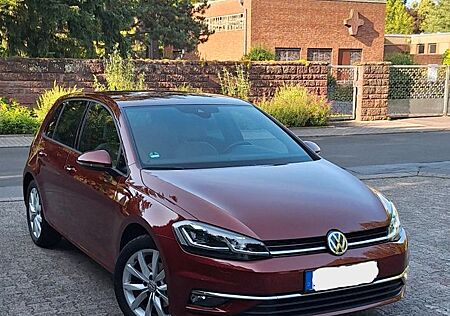 VW Golf Volkswagen 1.5 TSI Highline, DSG, Discover Pro, LED