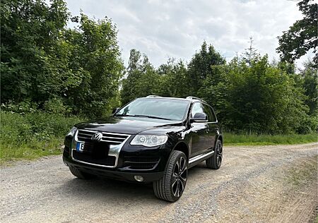 VW Touareg Volkswagen 3.0 V6 TDI Tiptronic Individual Indi...