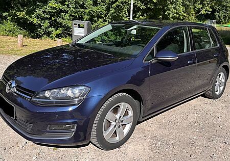 VW Golf Volkswagen VII - Top Ausstattung & SH-gepfl.