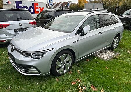 VW Golf Volkswagen VIII Variant Style eTSI AHK, DCC, KAMERA