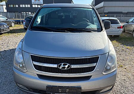 Hyundai H-1 8 Sitz
