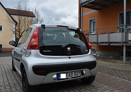 Peugeot 107 _TÜV 05/26_Automatik_45 tkm_ Zentralver.