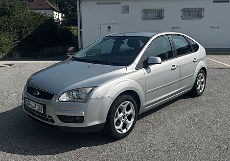 Ford Focus 2.0 Style Gasanlage Rostfrei Pdc Tempomat