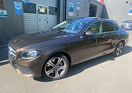 Mercedes-Benz E 400 E -Klasse Lim. 4Matic/Schiebedach/Kamera