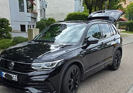VW Tiguan Volkswagen 2.0 TDI DSG R-Line AHK IQ.DRIVE BLACK STY