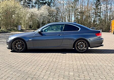 BMW 335i Coupé E92 570 PS TÜV 05/2027