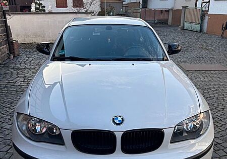 BMW 116i *Steuerkette neu*Bremsen neu*8 Reifen neu