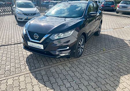 Nissan Qashqai N-Connecta 1,3 DIG-T DCT Pan 158 PS