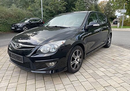 Hyundai i30 Classic 2.HAND/PDC/TÜV/SCHECKHEFT/SITZHEIZ.