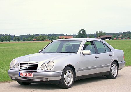 Mercedes-Benz E 300 D OM606 W210 Handschalter, Service Neu !