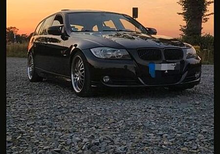BMW 325i Touring -