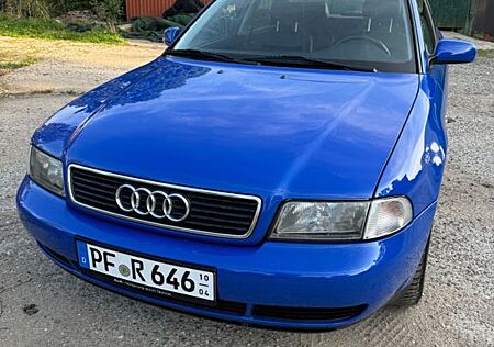 Audi A4 1.9 TDI Nogaroblau+Leder in Sammlerzustand