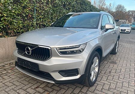 Volvo XC 40 Momentum AWD Leder