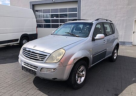 SsangYong Rexton RJ 230 Benziner 4X4