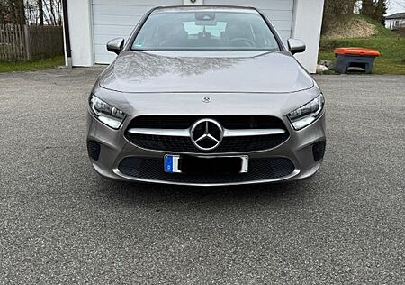 Mercedes-Benz A 180 d -