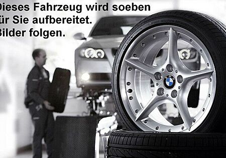 BMW 2er 220i Active Tourer Sport Line +RFK +Navi+SHZ+LED