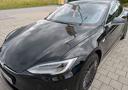 Tesla Model S 75D -