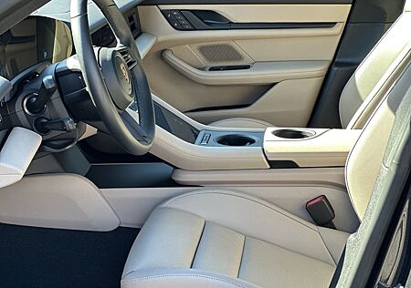Porsche Taycan Basis *INNODRIVE*20TURBO*PANORAMA-GLASDAC