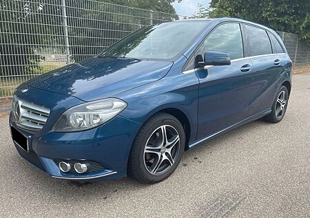 Mercedes-Benz B 180 B180 CDI NAVI PANO SITZHEIZUNG PDC !