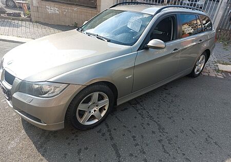 BMW 320i touring++TÜV 07.2026++