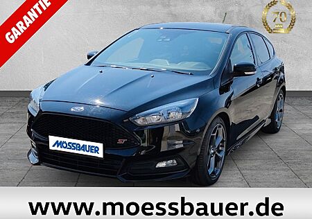 Ford Focus Lim. ST NAVI/PDC/WINTER