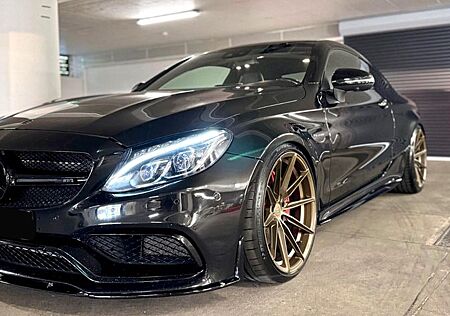 Mercedes-Benz C 63 AMG Coupe / Perf. Abgas/ Perf. Sitze /KW V3