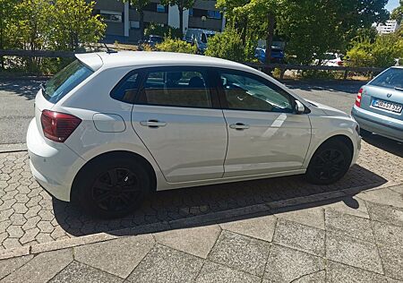 VW Polo Volkswagen 1.0 48kW Comfortline. RC, insp. Neu