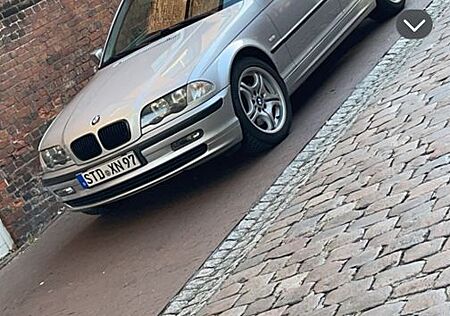 BMW 325i -