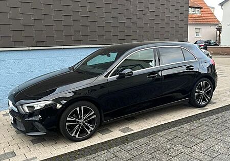 Mercedes-Benz A 180 -
