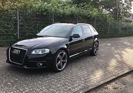 Audi A3 2.0 TDI Sportback DPF quattro S line Spor...