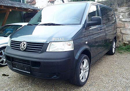 VW T5 Transporter Volkswagen 8 Sitzer (Bulli)
