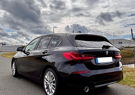 BMW 118 gebraucht kaufen BMW 118i / Automatik / CarPlay / Top Zustand