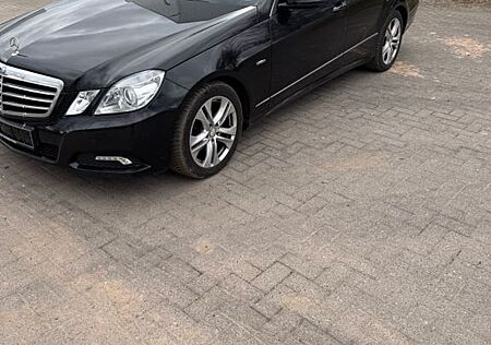 Mercedes-Benz E 220 CDI BlueEFFICIENCY -