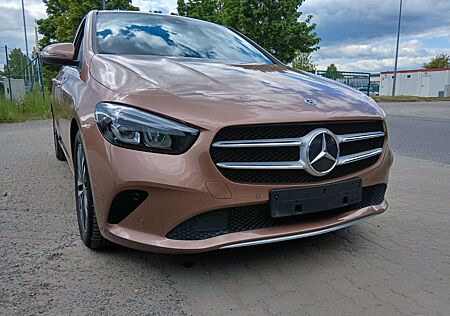 Mercedes-Benz B 180 B180 Avantgarde Scheckheftgepflegt ACC